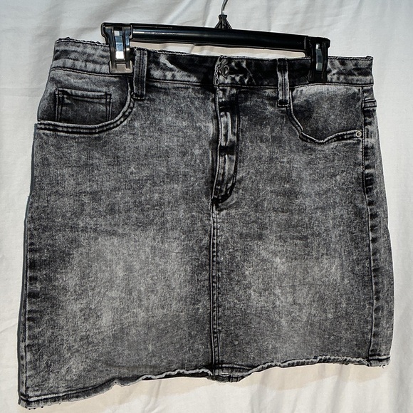Arizona Jean Company Black Denim Mini Skirt - Picture 1 of 7